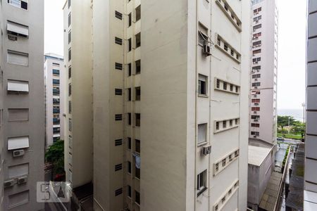 Vista sala de apartamento para alugar com 1 quarto, 55m² em Boqueirão, Santos