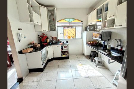 Casa à venda com 4 quartos, 506m² em Planalto, Belo Horizonte