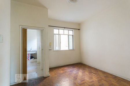 Apartamento à venda com 76m², 2 quartos e sem vagaSala