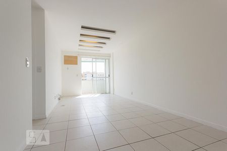 Sala de apartamento para alugar com 2 quartos, 77m² em Jacarepaguá, Rio de Janeiro