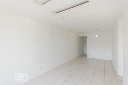 Sala de apartamento para alugar com 2 quartos, 77m² em Jacarepaguá, Rio de Janeiro