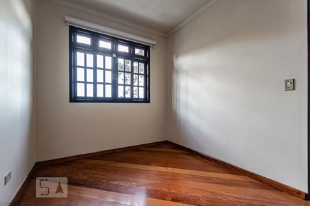 Quarto 1 de casa para alugar com 4 quartos, 145m² em Jardim das Américas, Curitiba