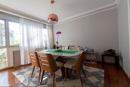 Sala de apartamento para alugar com 4 quartos, 135m² em Jardim Itapeva, São Paulo