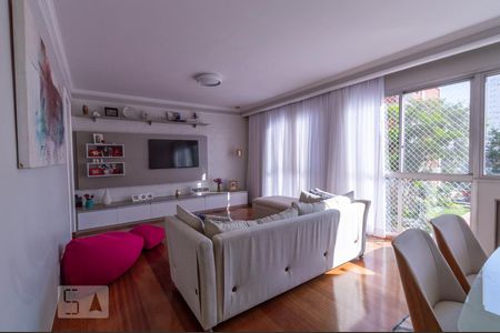 Sala de apartamento para alugar com 4 quartos, 135m² em Jardim Itapeva, São Paulo