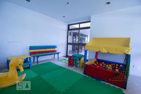 Apartamento para alugar com 100m², 1 quarto e 2 vagas Apartamento para alugar com 100m², 1 quarto e 2 vagasÁrea Comum - Playground