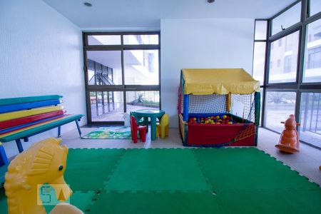 Apartamento para alugar com 100m², 1 quarto e 2 vagas Apartamento para alugar com 100m², 1 quarto e 2 vagasÁrea Comum - Playground
