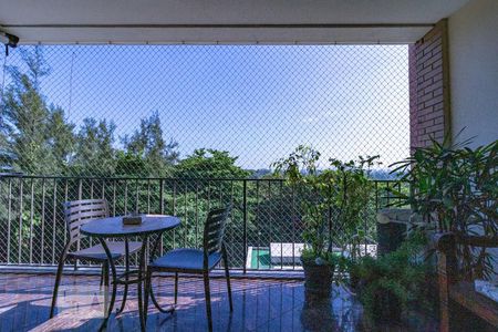 Apartamento para alugar com 100m², 1 quarto e 2 vagas Apartamento para alugar com 100m², 1 quarto e 2 vagasVaranda