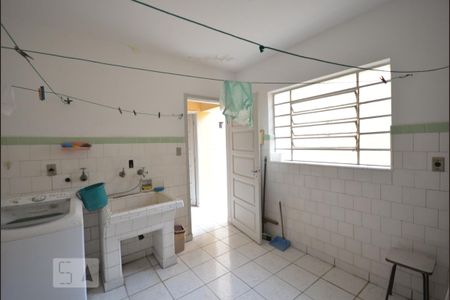 Casa para alugar com 300m², 3 quartos e 2 vagas Casa para alugar com 300m², 3 quartos e 2 vagasArea de Serviço