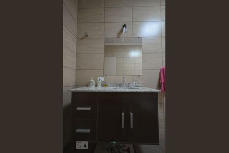 Casa para alugar com 300m², 3 quartos e 2 vagas Casa para alugar com 300m², 3 quartos e 2 vagasBanheiro Social