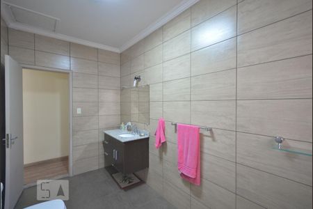 Casa para alugar com 300m², 3 quartos e 2 vagas Casa para alugar com 300m², 3 quartos e 2 vagasBanheiro Social