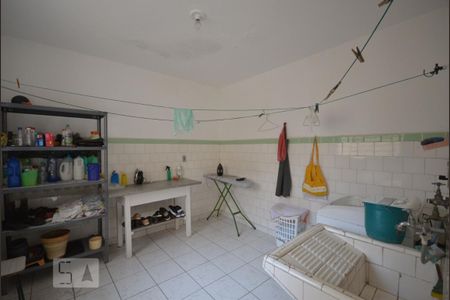 Casa para alugar com 300m², 3 quartos e 2 vagas Casa para alugar com 300m², 3 quartos e 2 vagasArea de Serviço