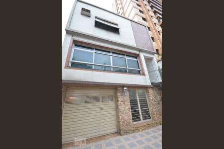 Casa para alugar com 300m², 3 quartos e 2 vagas Casa para alugar com 300m², 3 quartos e 2 vagasArea Externa
