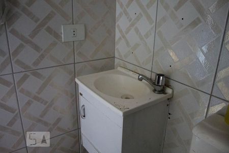 Banheiro de apartamento à venda com 2 quartos, 75m² em Vila Antonieta, São Paulo