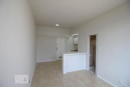 Quarto de kitnet/studio para alugar com 1 quarto, 25m² em Laranjeiras, Rio de Janeiro