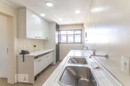 Apartamento à venda com 460m², 5 quartos e 5 vagas Apartamento à venda com 460m², 5 quartos e 5 vagasÁrea de serviço