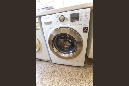 Apartamento à venda com 460m², 5 quartos e 5 vagas Apartamento à venda com 460m², 5 quartos e 5 vagasMáquina de lavar