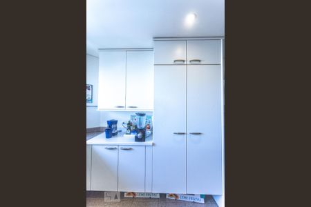 Apartamento à venda com 460m², 5 quartos e 5 vagas Apartamento à venda com 460m², 5 quartos e 5 vagasArmário