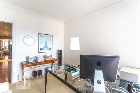 Apartamento à venda com 460m², 5 quartos e 5 vagas Apartamento à venda com 460m², 5 quartos e 5 vagasQuarto