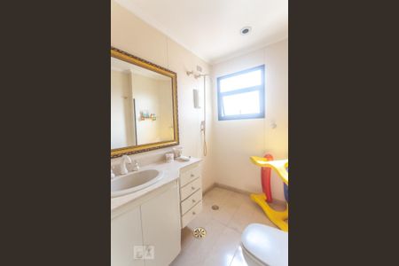 Apartamento à venda com 460m², 5 quartos e 5 vagas Apartamento à venda com 460m², 5 quartos e 5 vagasBanheiro suíte 3