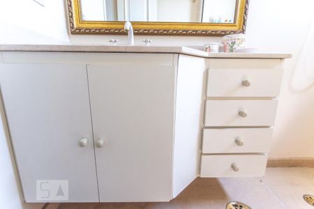 Apartamento à venda com 460m², 5 quartos e 5 vagas Apartamento à venda com 460m², 5 quartos e 5 vagasArmário