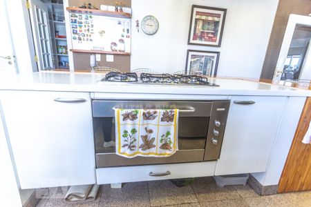 Apartamento à venda com 460m², 5 quartos e 5 vagas Apartamento à venda com 460m², 5 quartos e 5 vagasArmário + Forno