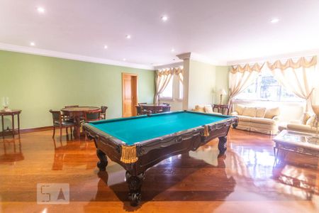 Apartamento à venda com 460m², 5 quartos e 5 vagas Apartamento à venda com 460m², 5 quartos e 5 vagasSalão de jogos