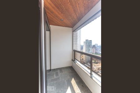 Apartamento à venda com 460m², 5 quartos e 5 vagas Apartamento à venda com 460m², 5 quartos e 5 vagasVaranda