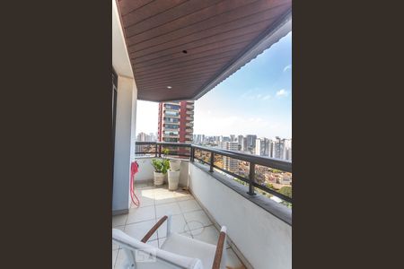 Apartamento à venda com 460m², 5 quartos e 5 vagas Apartamento à venda com 460m², 5 quartos e 5 vagasVaranda