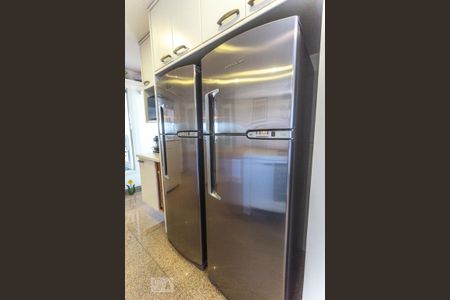 Apartamento à venda com 460m², 5 quartos e 5 vagas Apartamento à venda com 460m², 5 quartos e 5 vagasGeladeira 2