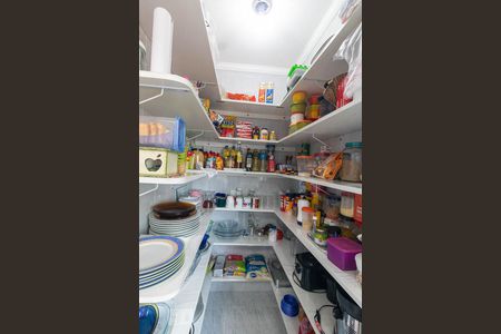 Apartamento à venda com 133m², 3 quartos e 3 vagas Apartamento à venda com 133m², 3 quartos e 3 vagasDispensa da Cozinha