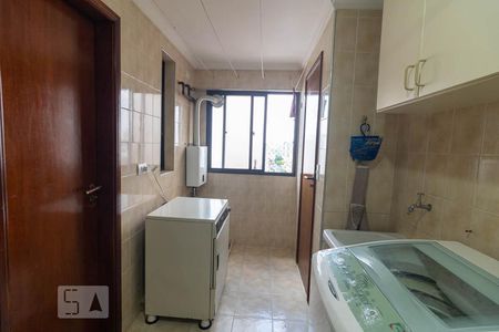 Apartamento à venda com 133m², 3 quartos e 3 vagas Apartamento à venda com 133m², 3 quartos e 3 vagasÁrea de Serviço