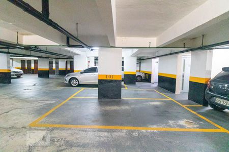 Apartamento à venda com 133m², 3 quartos e 3 vagas Apartamento à venda com 133m², 3 quartos e 3 vagasGaragem