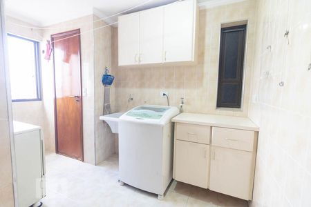 Apartamento à venda com 133m², 3 quartos e 3 vagas Apartamento à venda com 133m², 3 quartos e 3 vagasÁrea de Serviço