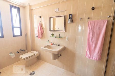 Apartamento à venda com 133m², 3 quartos e 3 vagas Apartamento à venda com 133m², 3 quartos e 3 vagasBanheiro da Suíte 3