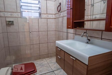 Banheiro 1 de casa para alugar com 2 quartos, 150m² em Vila Arcádia, São Paulo