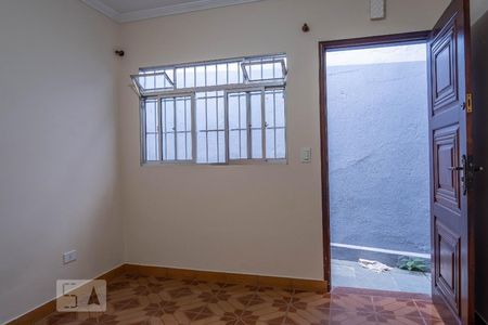 Sala de casa para alugar com 2 quartos, 150m² em Vila Arcádia, São Paulo