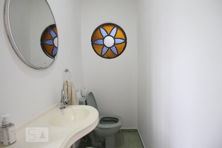 Lavabo de casa para alugar com 3 quartos, 204m² em Jardim da Glória, São Paulo