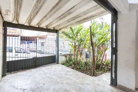 Garagem de casa à venda com 3 quartos, 118m² em Santo Antônio, Osasco