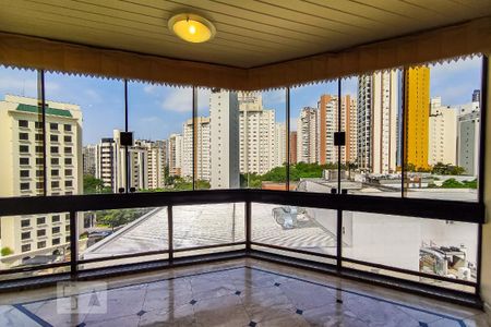 Varanda Estendida de apartamento à venda com 4 quartos, 226m² em Vila Suzana, São Paulo