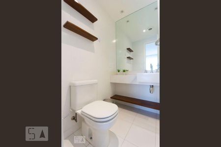 Lavabo de apartamento para alugar com 1 quarto, 78m² em Moema, São Paulo