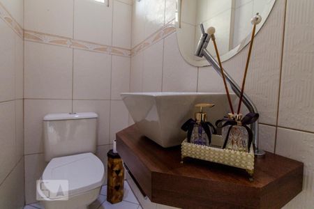 Lavabo de casa de condomínio para alugar com 2 quartos, 85m² em Vila Ema, São Paulo