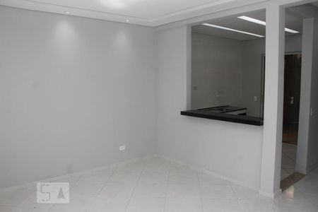 Sala de casa de condomínio para alugar com 2 quartos, 73m² em Chácara Canta Galo, Cotia