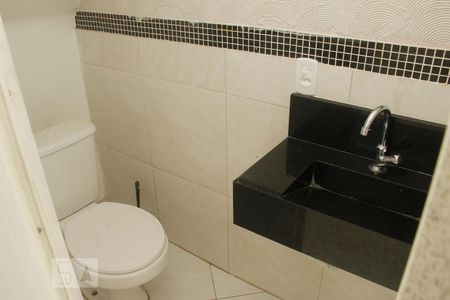 Lavabo de casa de condomínio para alugar com 2 quartos, 73m² em Chácara Canta Galo, Cotia