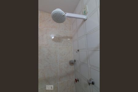 Banheiro de kitnet/studio para alugar com 1 quarto, 40m² em Rio Comprido, Rio de Janeiro