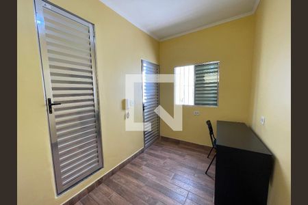 Suíte 2 de casa para alugar com 2 quartos, 46m² em Jardim Rizzo, São Paulo