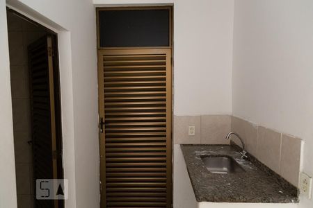 Cozinha de kitnet/studio para alugar com 1 quarto, 25m² em Liberdade, São Paulo