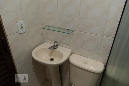 Banheiro de kitnet/studio para alugar com 1 quarto, 25m² em Liberdade, São Paulo