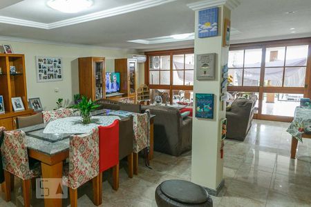 Sala de Estar de casa à venda com 4 quartos, 612m² em Medianeira, Porto Alegre