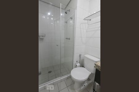 Studio para alugar com 32m², 1 quarto e 1 vaga Studio para alugar com 32m², 1 quarto e 1 vagaBanheiro