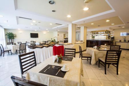 Studio para alugar com 32m², 1 quarto e 1 vaga Studio para alugar com 32m², 1 quarto e 1 vagaÁrea comum - Restaurantes